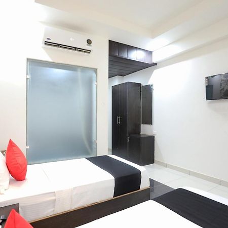 Live On Mrt736 Hotel Meerut Exterior photo