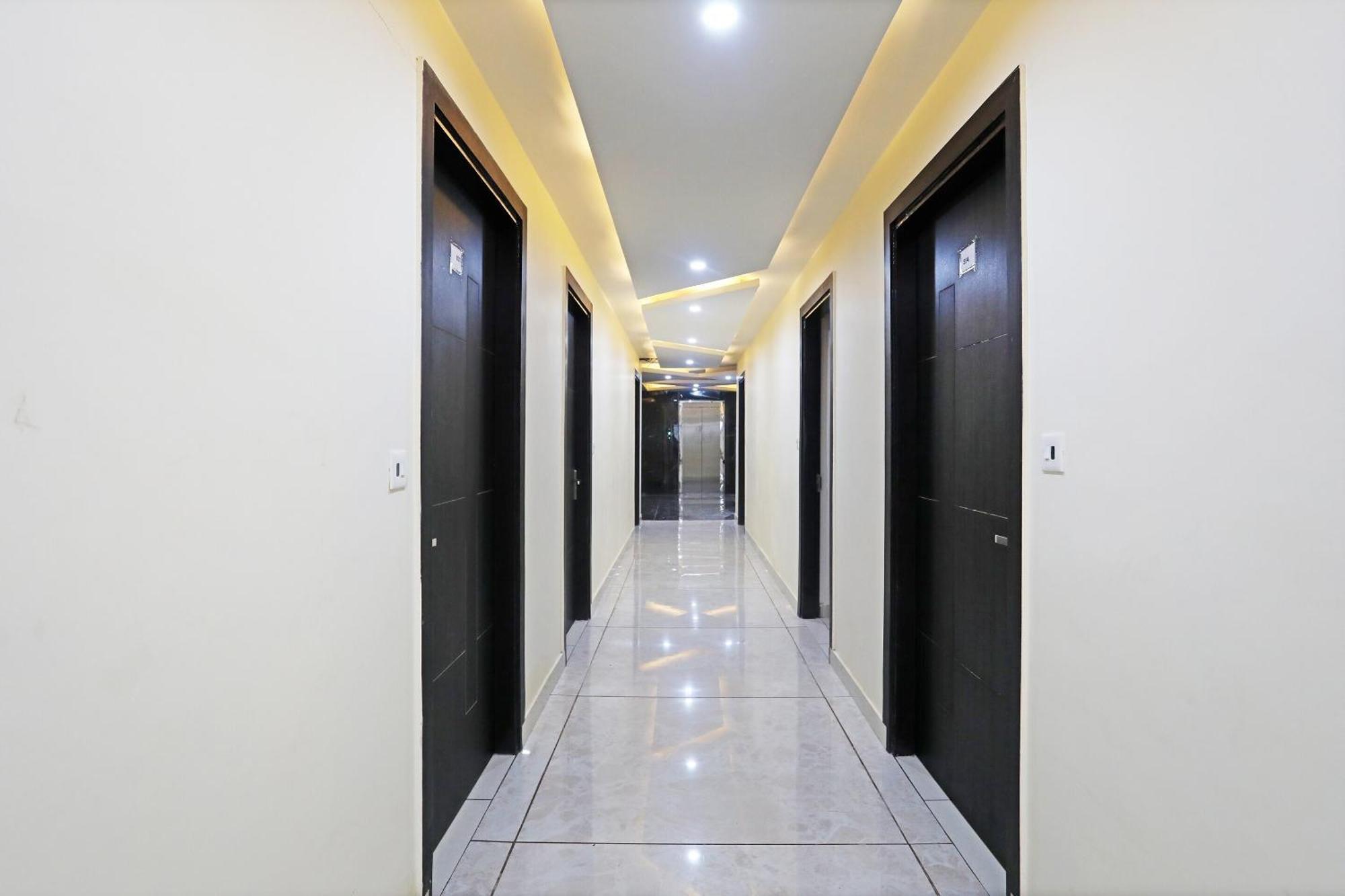 Live On Mrt736 Hotel Meerut Exterior photo