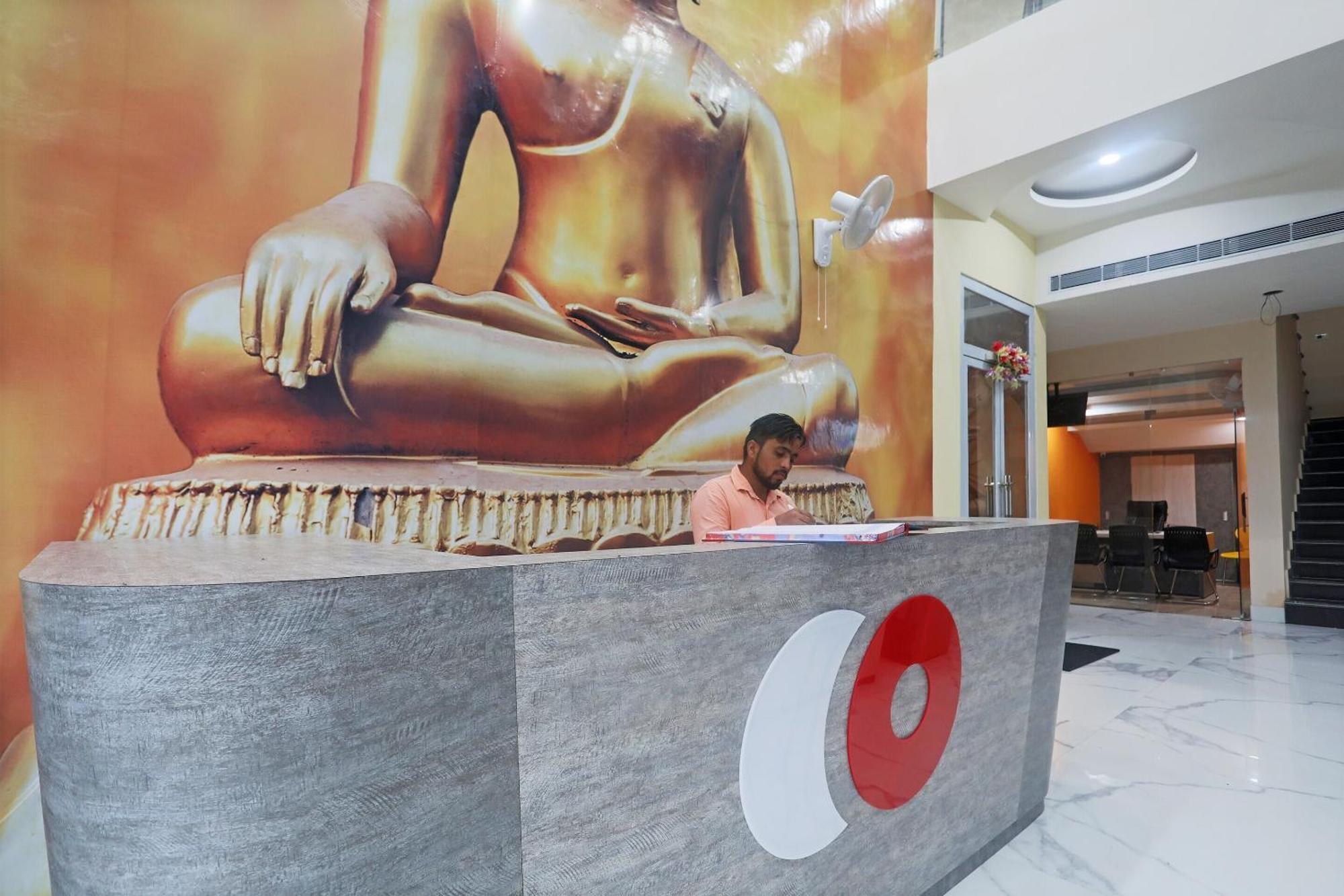 Live On Mrt736 Hotel Meerut Exterior photo